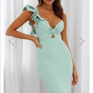 Selfie Leslie Ruffle Shoulder Knee Length dress